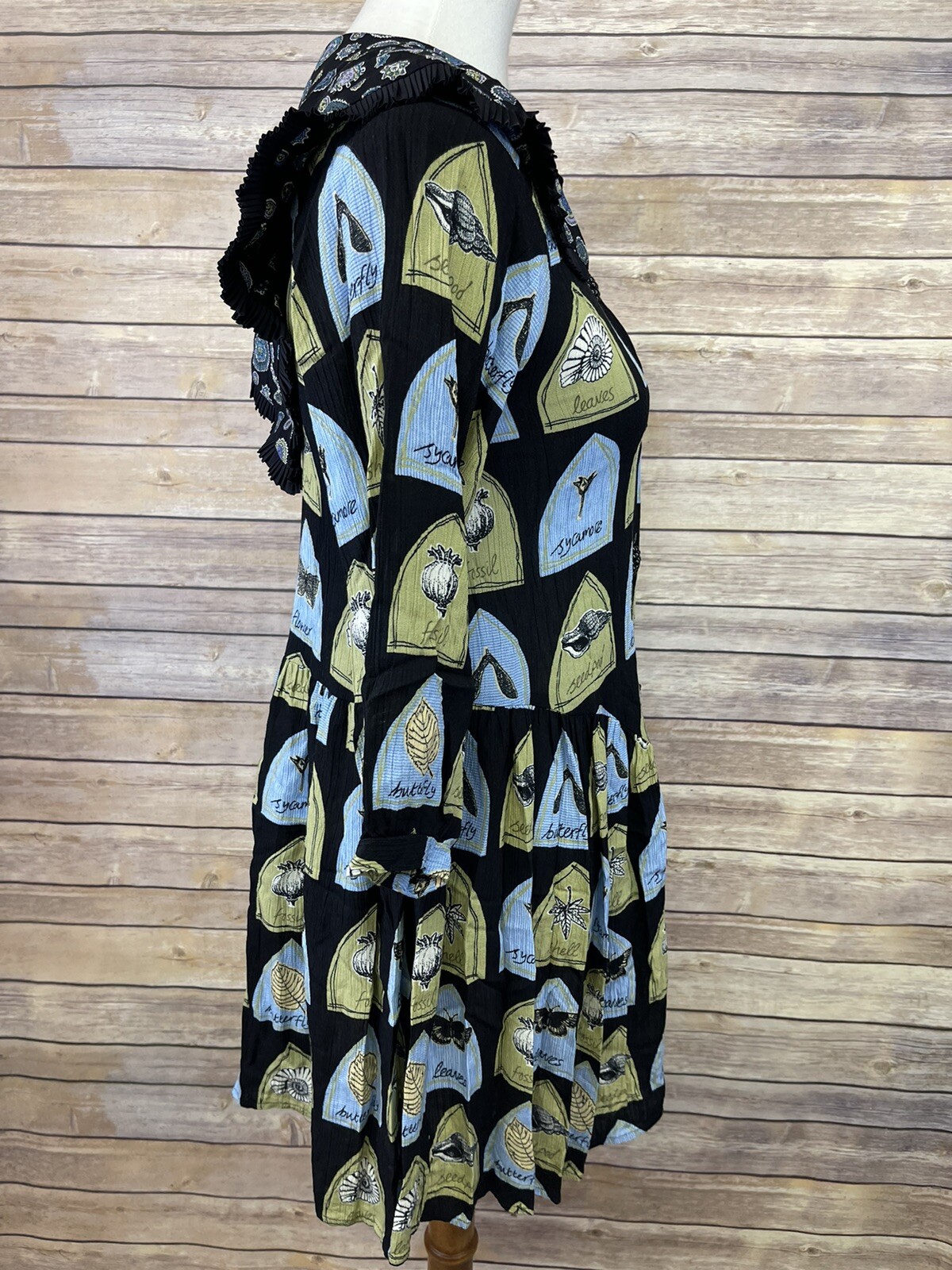 Rococo Vintage Size 8 Dress Button Front Novelty Print Black Blue Plant Seashell