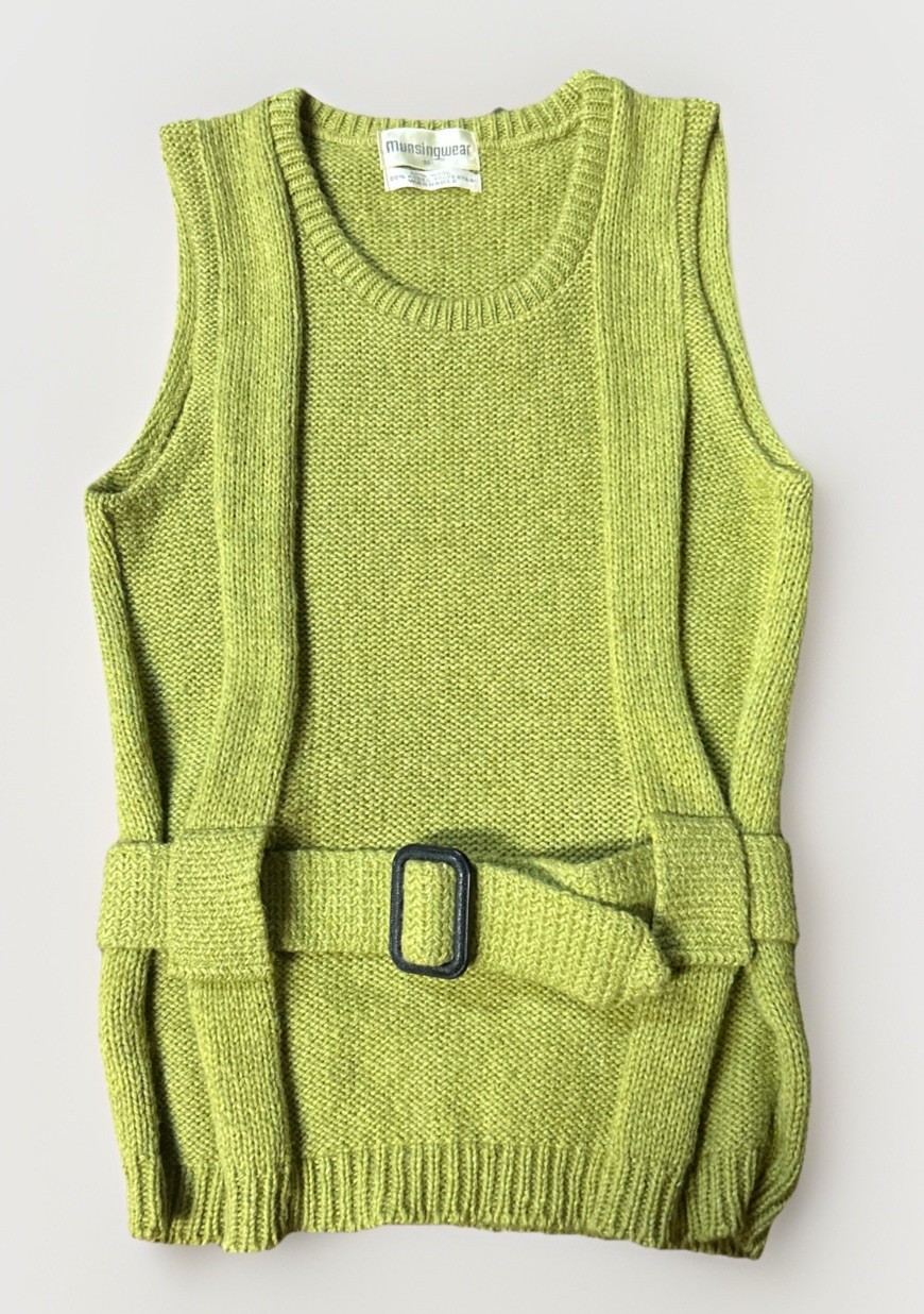 Vintage Munsingwear Sweater Vest Belted , Green, Wool/poly Blend Sz 16