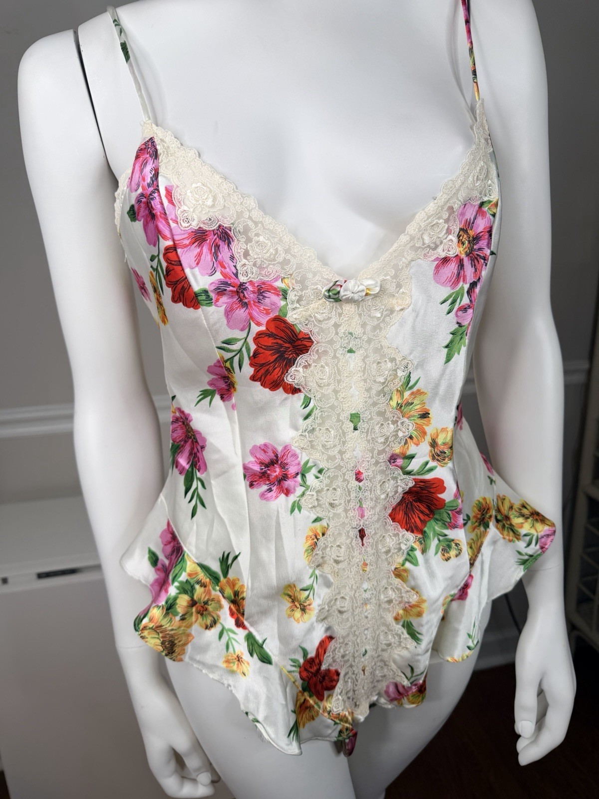 Vintage VICTORIA’S SECRET Second Skin satin floral teddy lace M Lingerie snap
