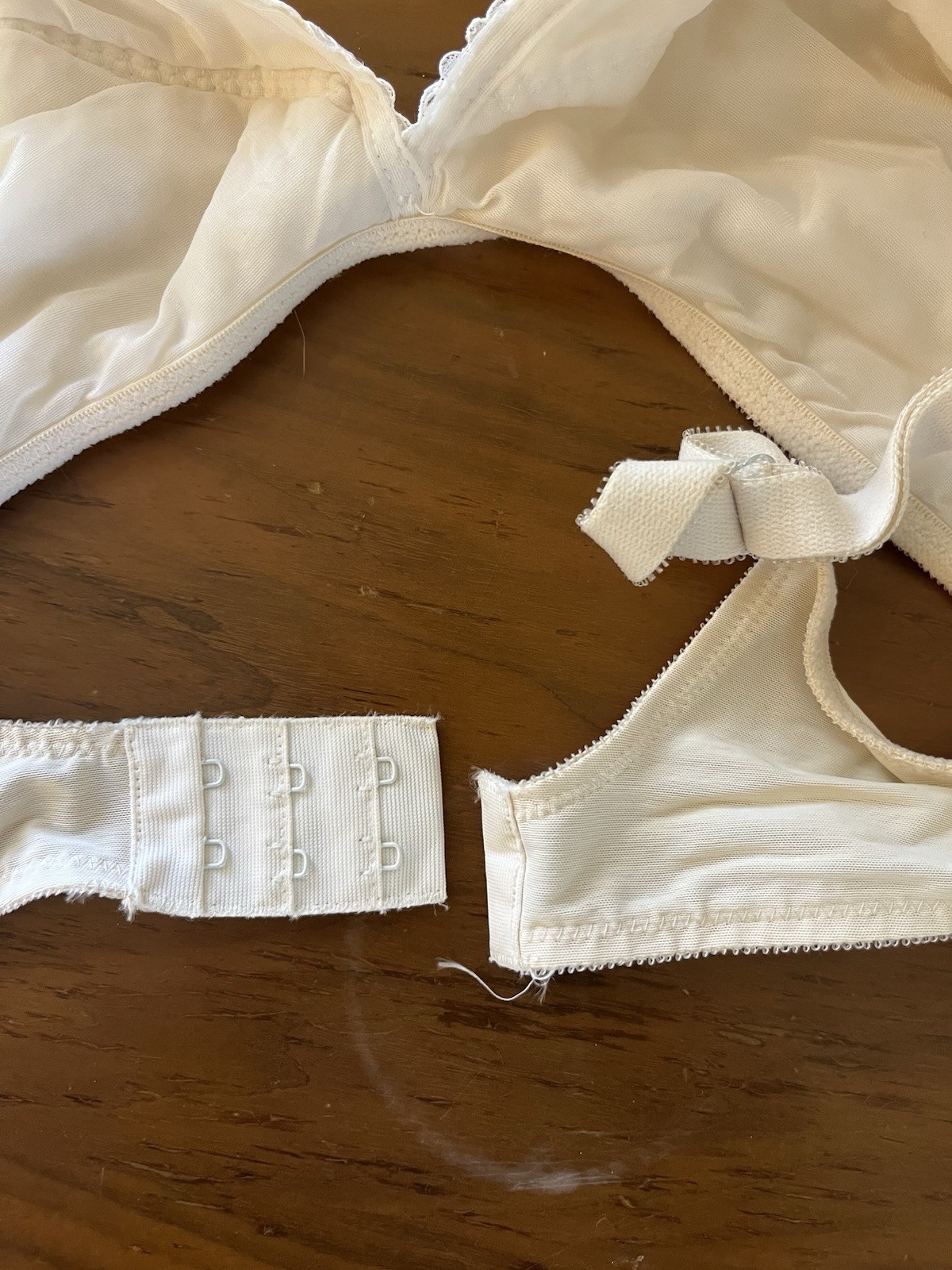 Vintage Vanity Fair Womens 36C White Bra Lace Trim Adjustable Straps Nylon