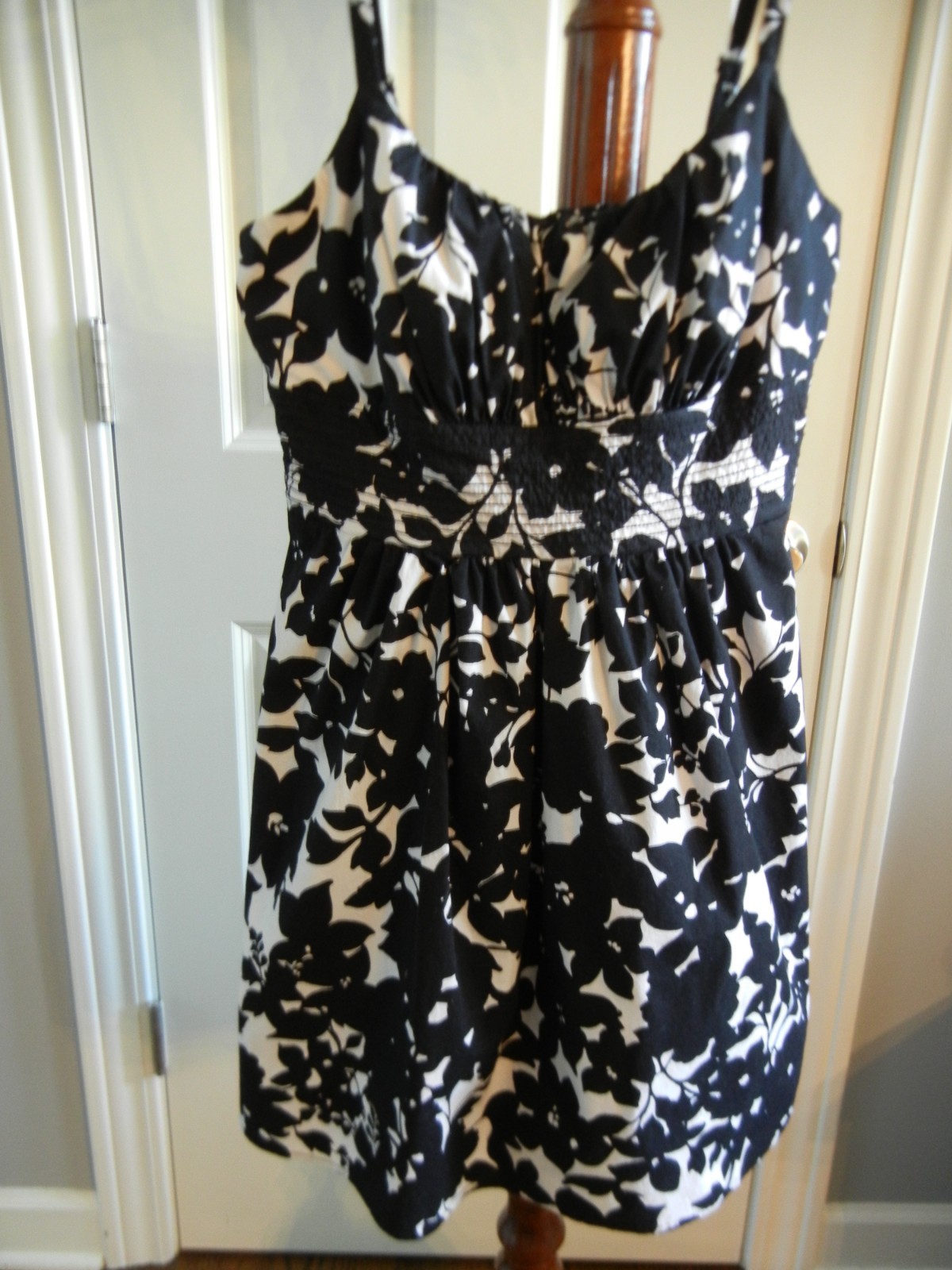 BSmart Sundress Women’s vintage 1990s spaghetti straps, black and white Size 10