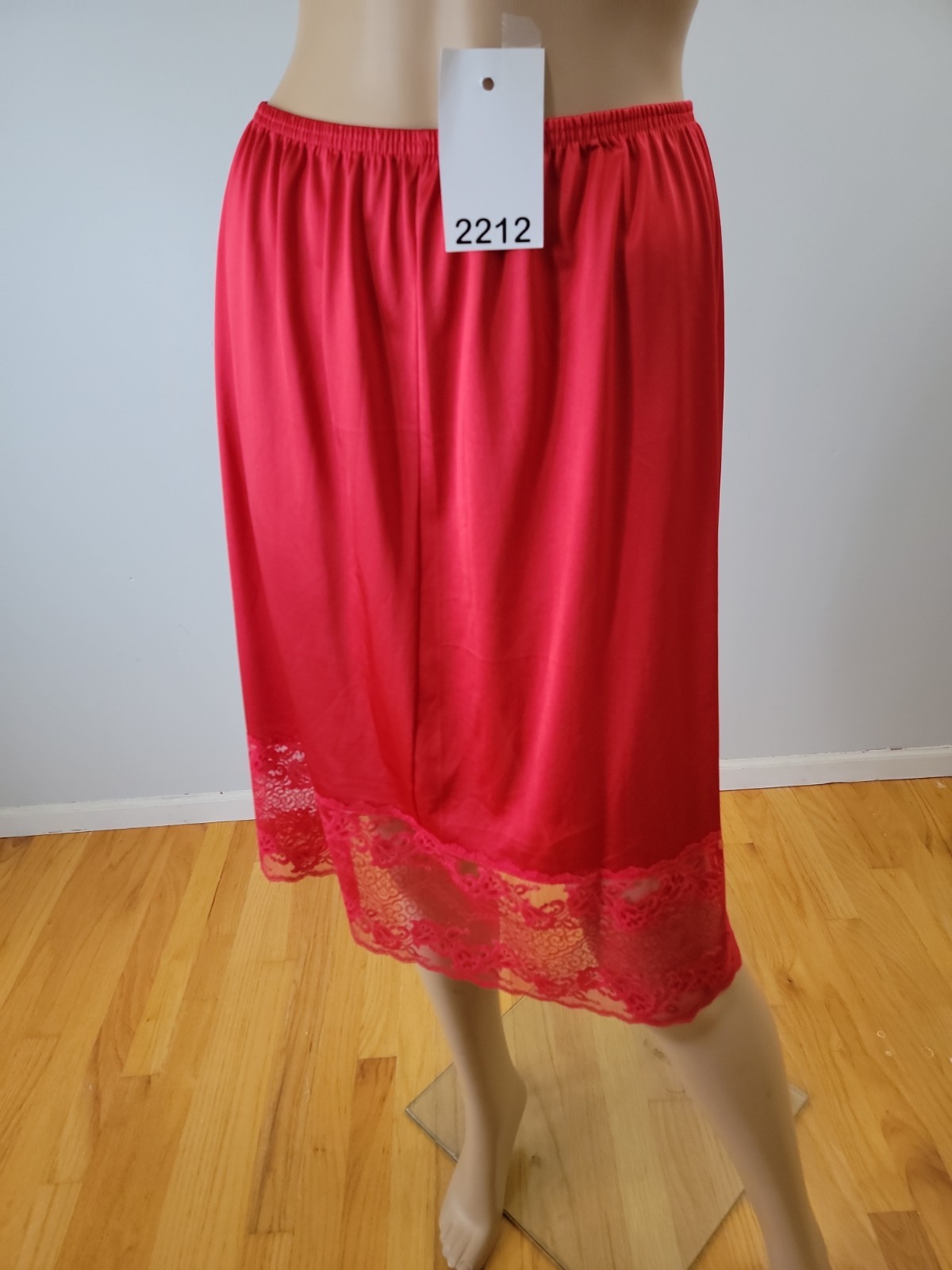 JcPenney Applause All Nylon Antron III Red Half Slip Lace Detail Size Medium