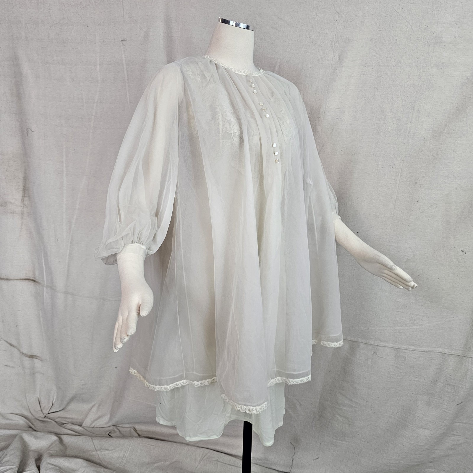 Vintage 1960’s Robe Peignoir Lingerie White Chiffon Mod Sheer Duster Ghostly