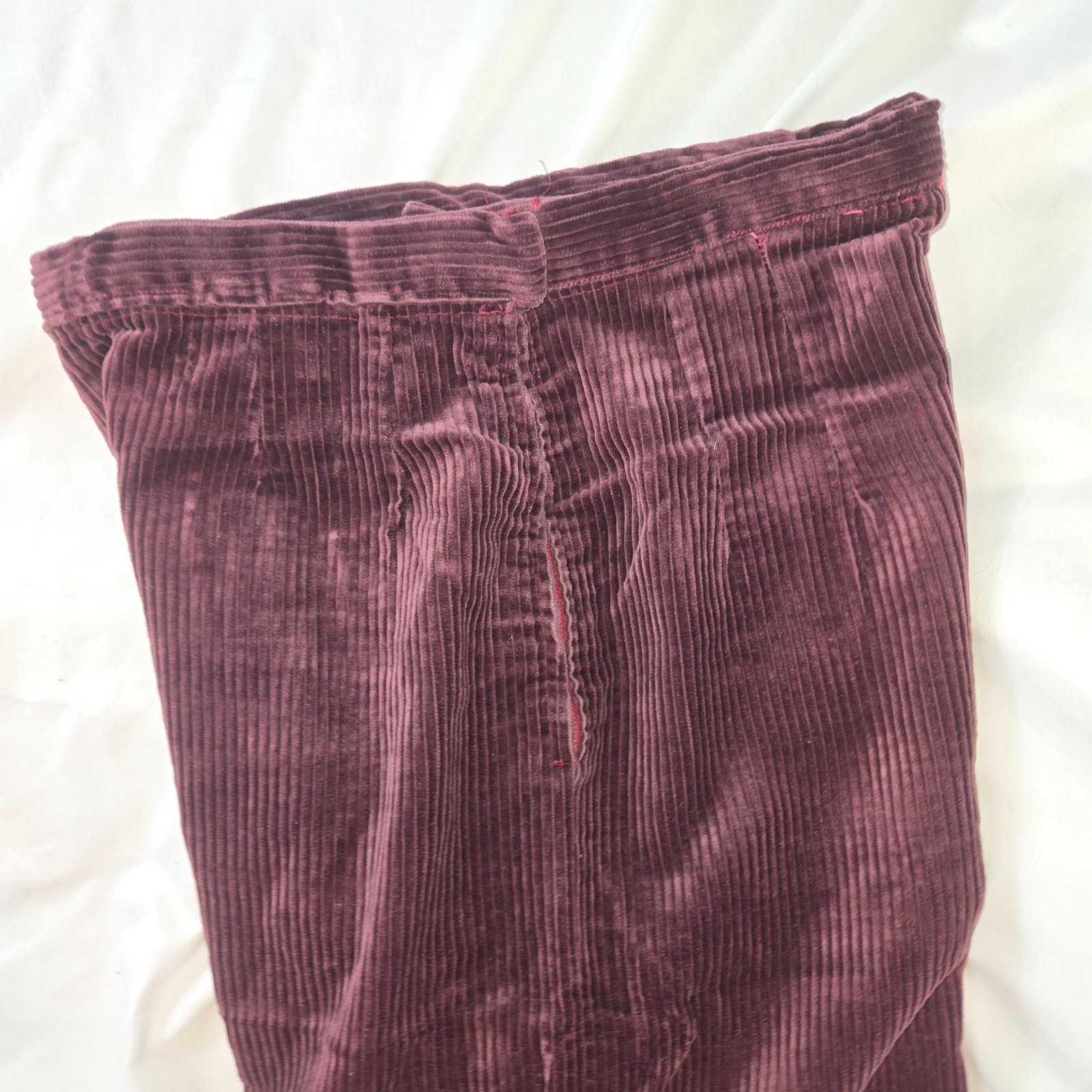 Vintage Women’s Wide Legged Flared Purple Corduroy Size 12 30″ Waist 28″ Inseam