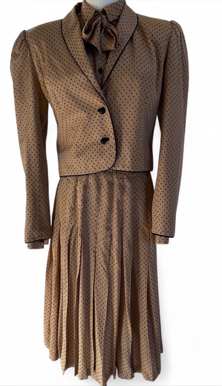 David Hayes 100% Silk Skirt Suit Women’s Size 10