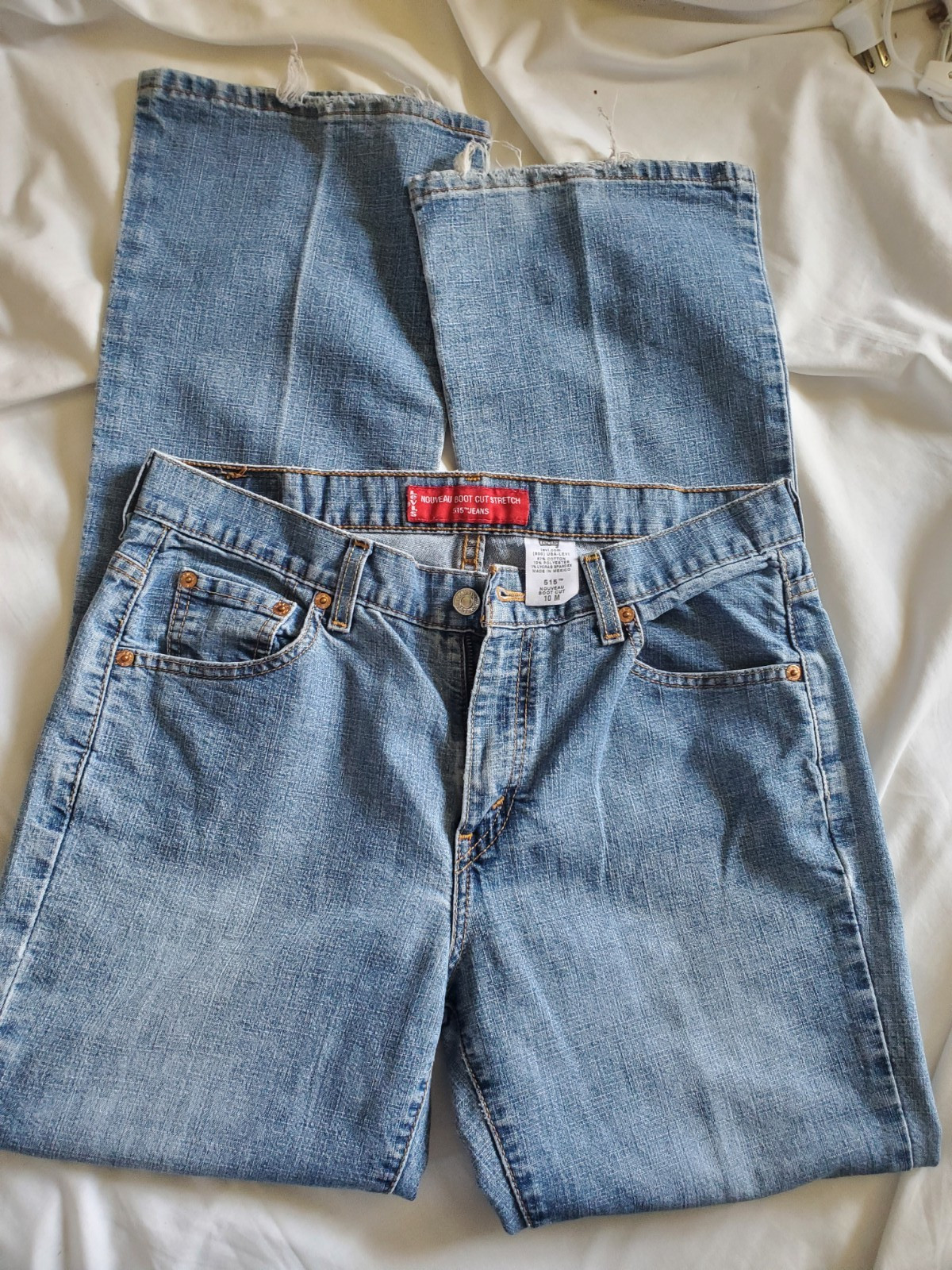 Levi’s Nouveau 515 bootcut woman’s jeans sz 10-Light rinse-thin material