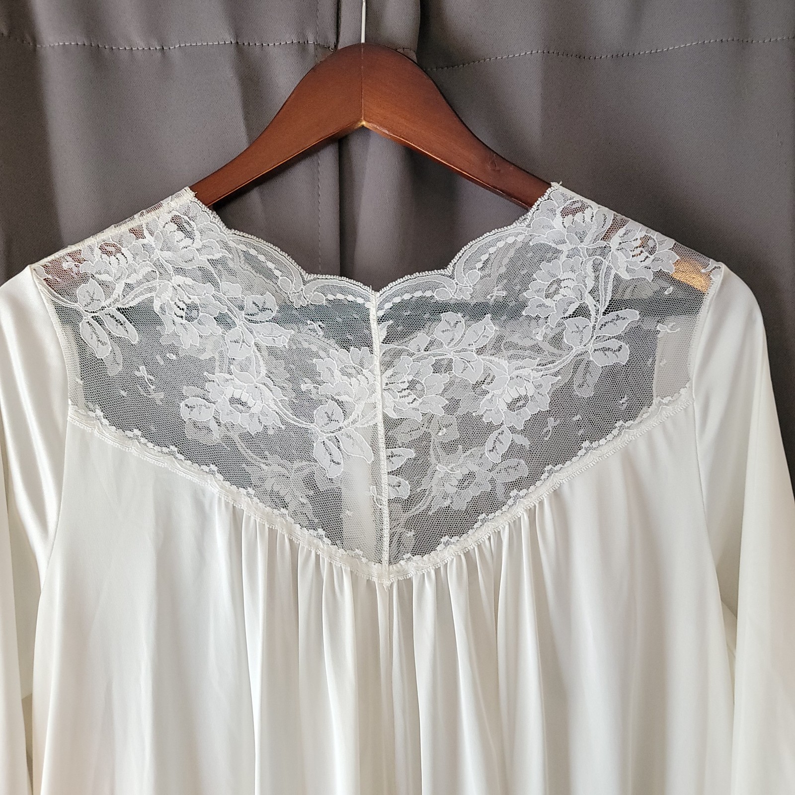 Vintage NWT 1970s The OLGA Touch White Cream Nylon Lace Robe Style 9712 Sz M Med