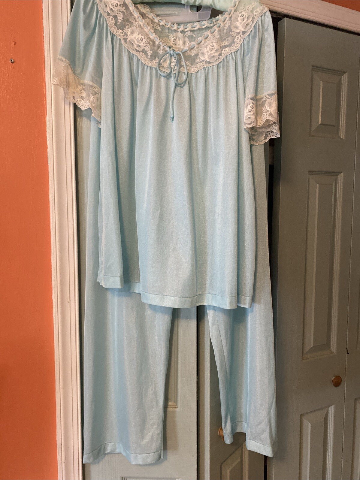 Vintage 1970s Women’s Silky Nylon Two-piece Pajama Set Size Medium