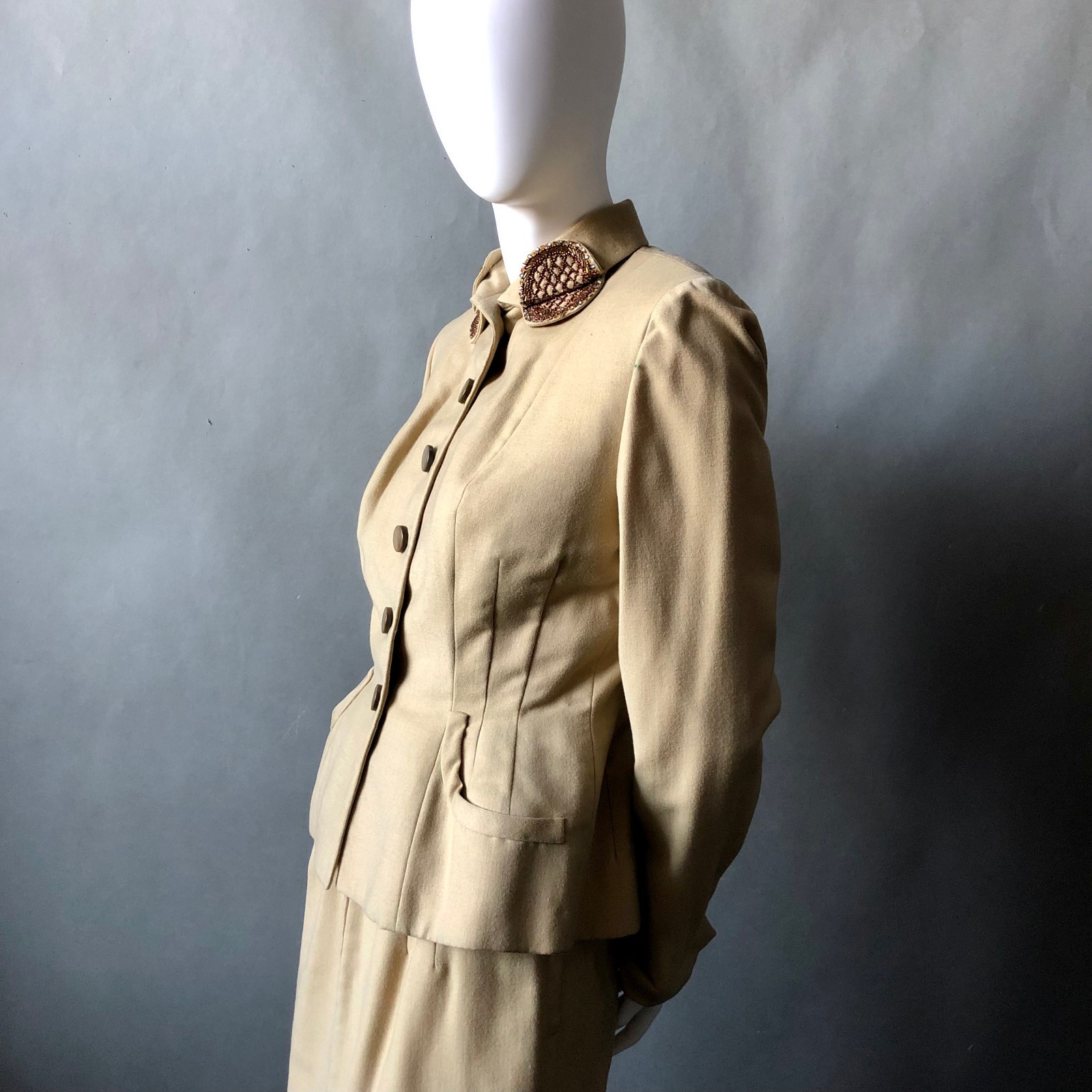 Vintage 1940s Courtshire Fashion Wool 2pc Suit Khaki Tailored Maisel WW2 Era S M