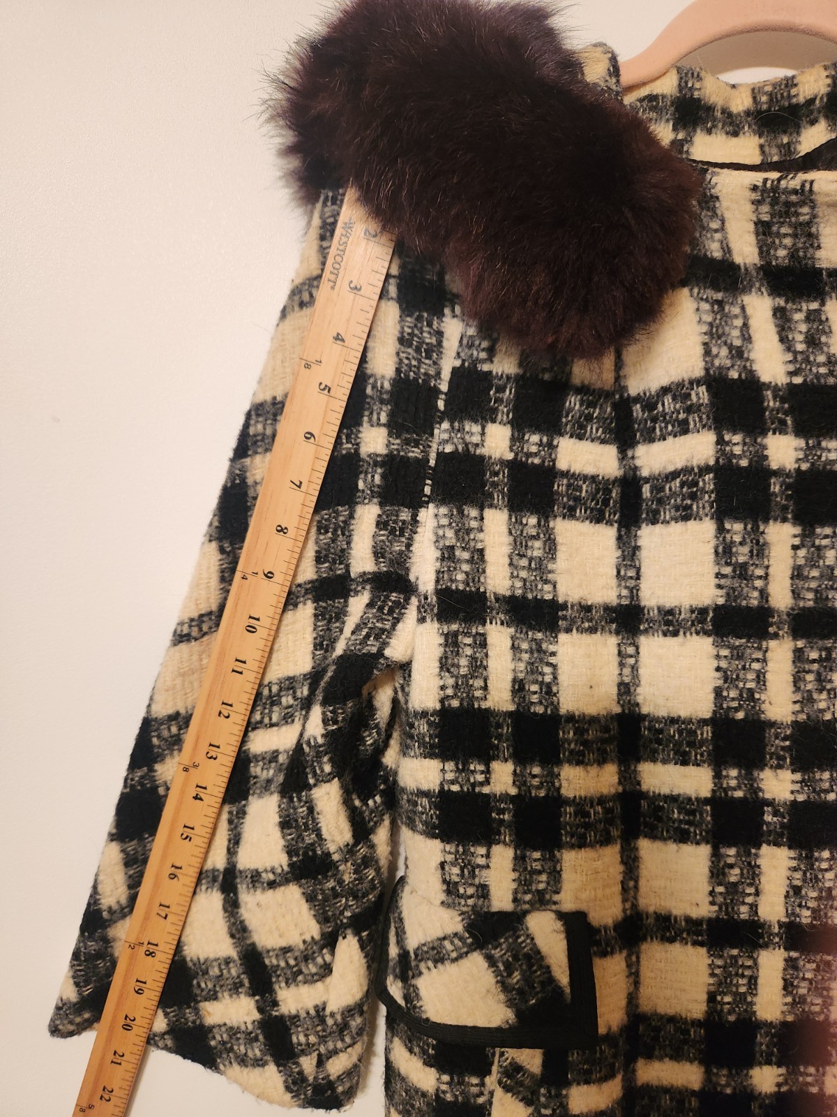 Union Made VTG 1960s White Black Plaid Fur Collar Womens Small Wool Coat #098897