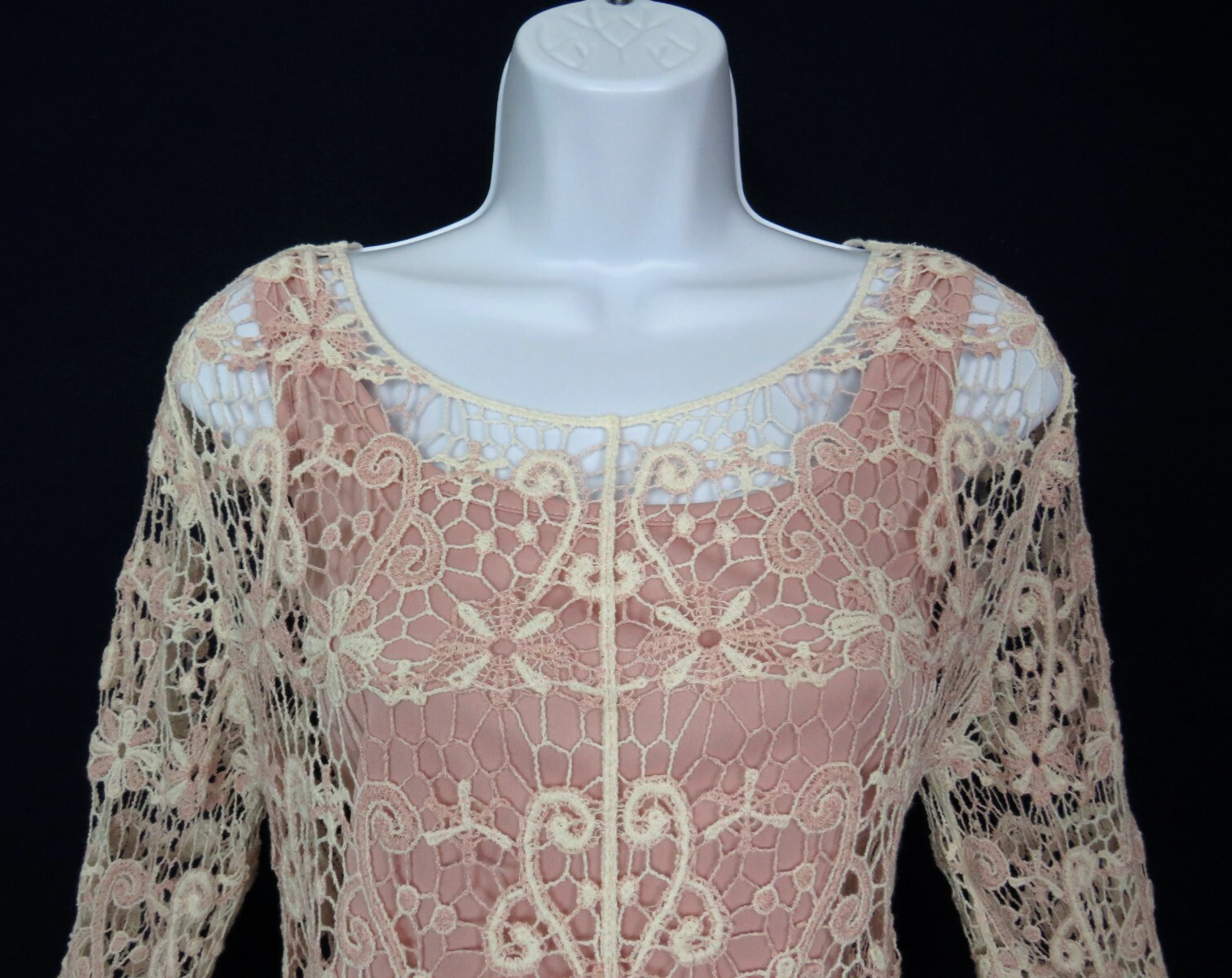 VTG 1980s 90s OSCAR DE LA RENTA ACTIVE FLORAL CROCHETED LACE TOP CREAM MAUVE
