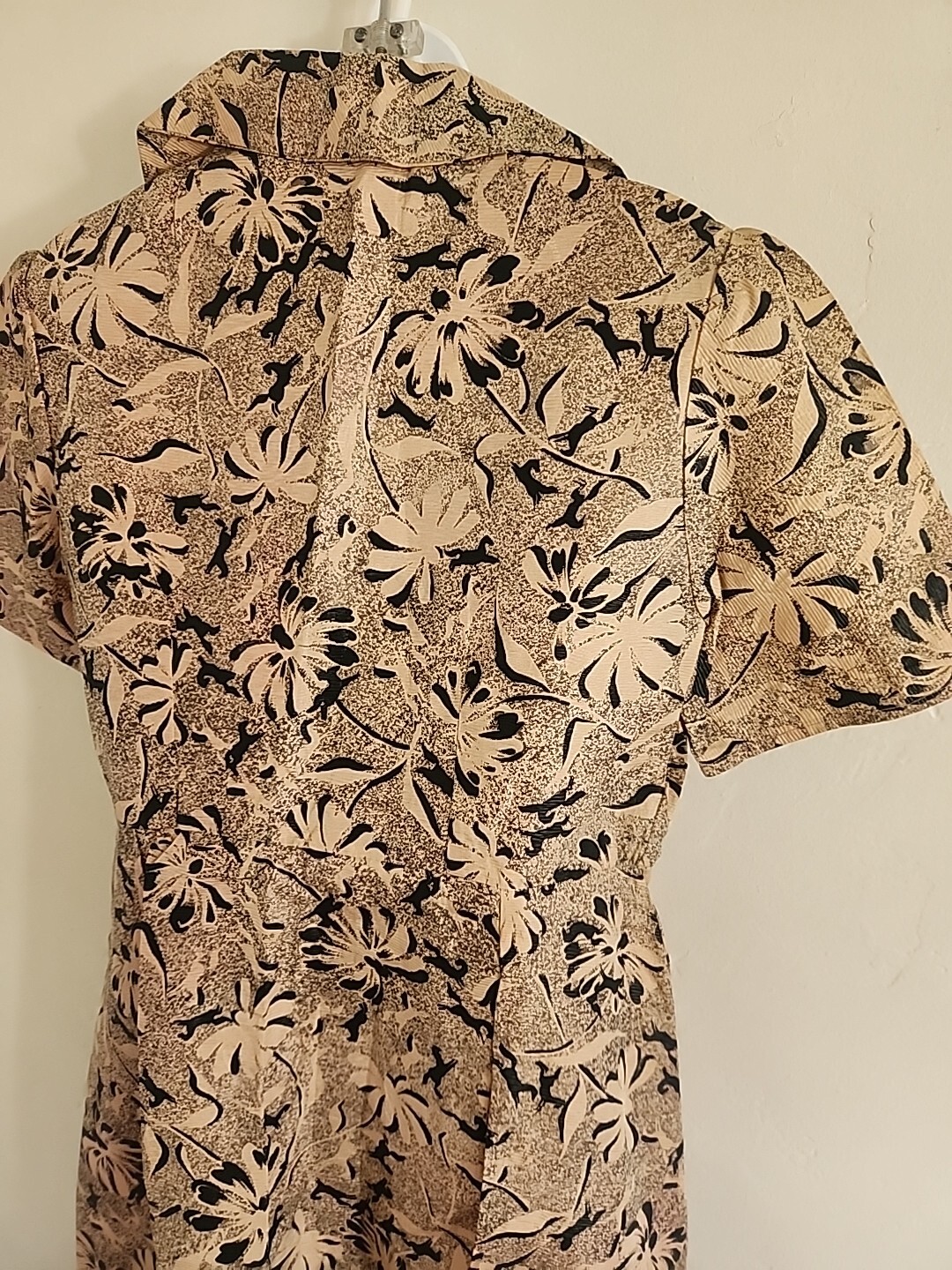 vintage 40’s dress med large short sleeve pony,foral graphics excellent 1940’s