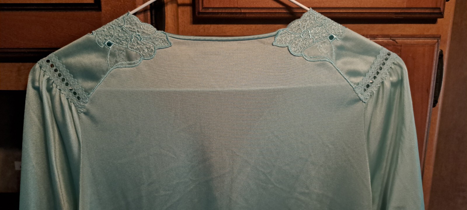 Vtg Beautiful Ladies Sea Foam Green Vanity Fair Nylon Robe Size Small Button