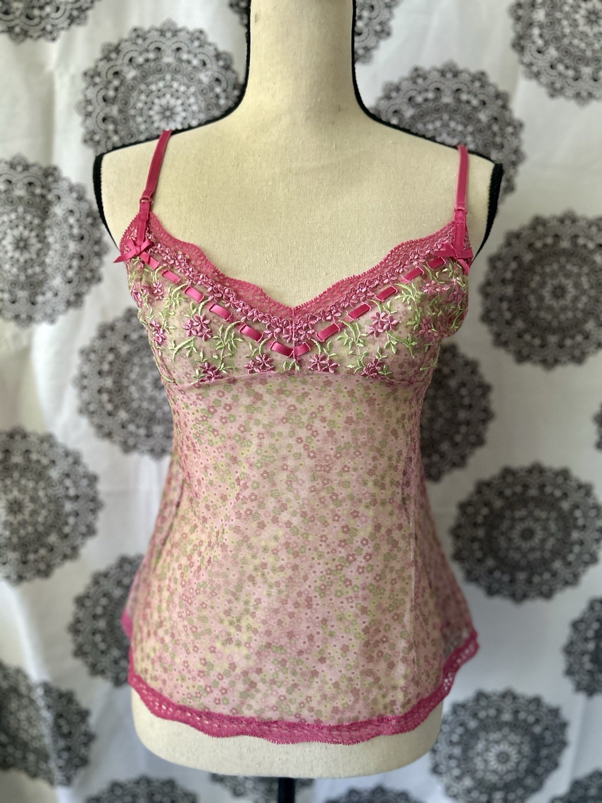 Vintage 2005 Y2K Victoria’s Secret Angels pink / green floral lace cami top M