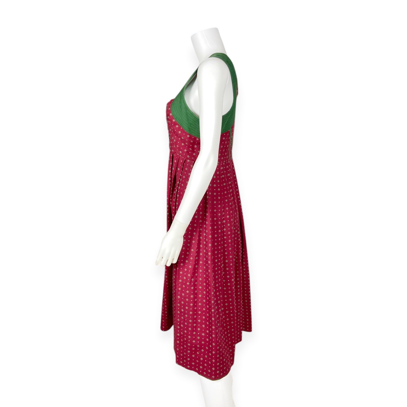 Vintage Women’s Red & Green Dirndl Dress Oktoberfest German Bavarian 40