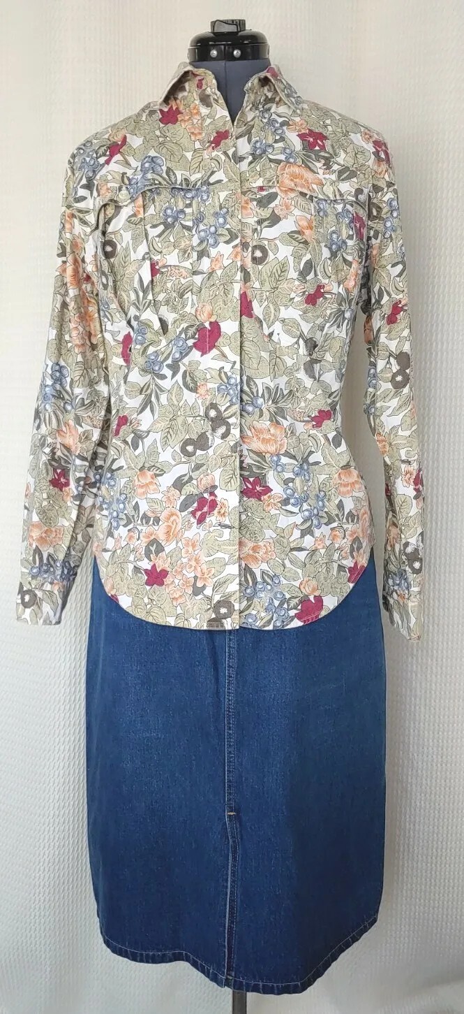 Vintage Outback Red Oversized Button Down Top w Berry & Flower Pattern Size XS