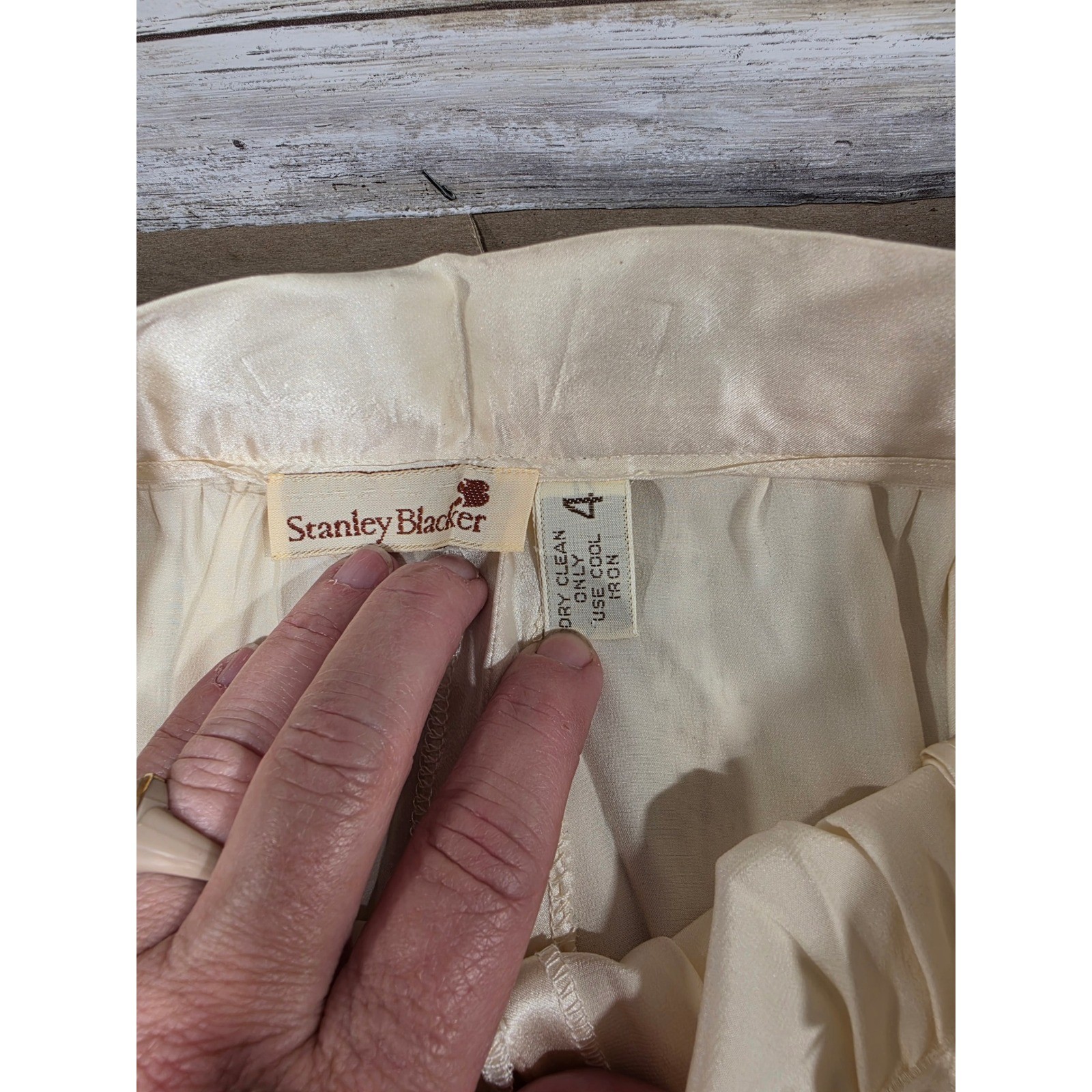 Stanley Blacker Vintage Satin High Waisted Pleated Tapered Pants Cream sz 4 READ