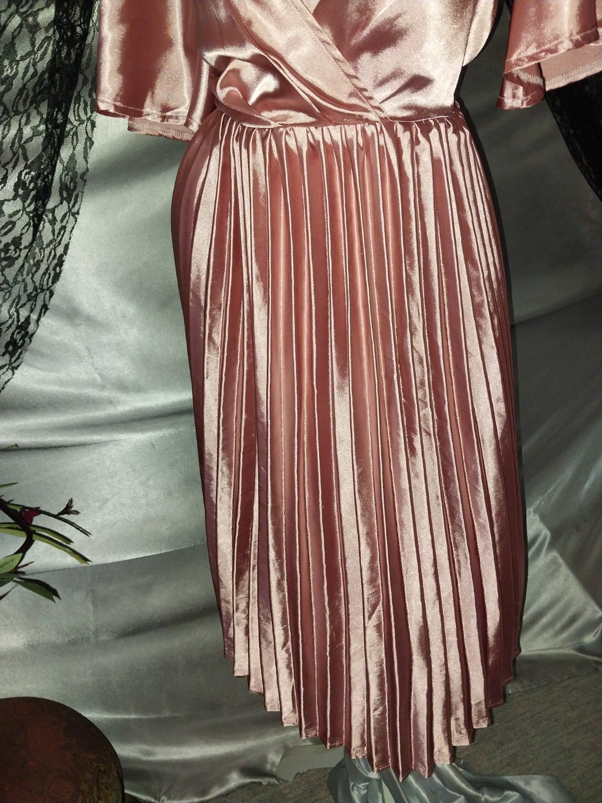 VTG SATIN LIQUID SHINY PINK CRYSTAL PLEAT MIDI GLAM DRESS L/XL PLUNGE HOLLYWOOD