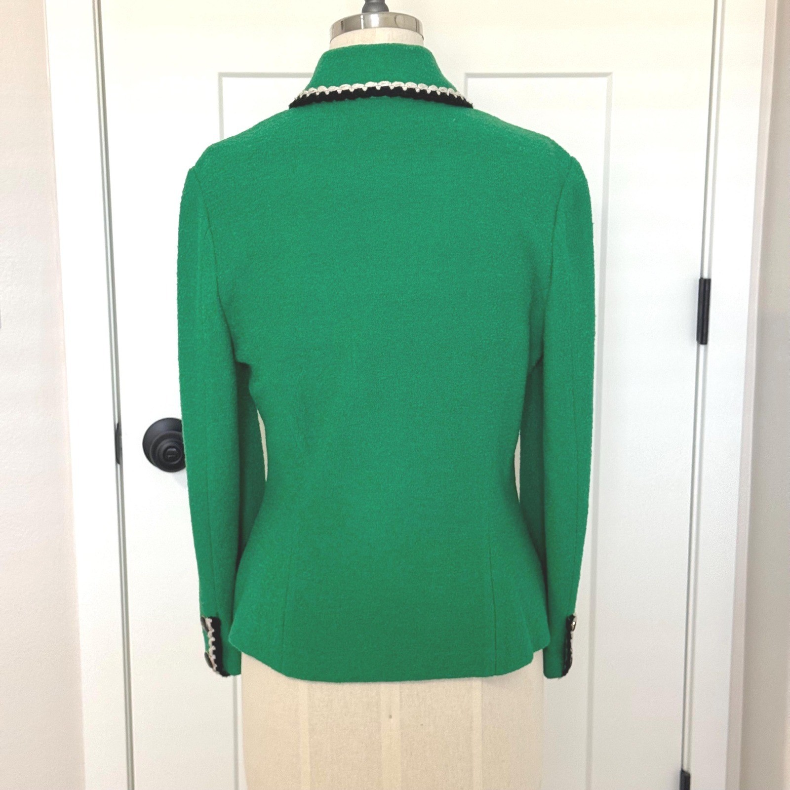 Vintage St John green Santana knit blazer with black and white knit trim