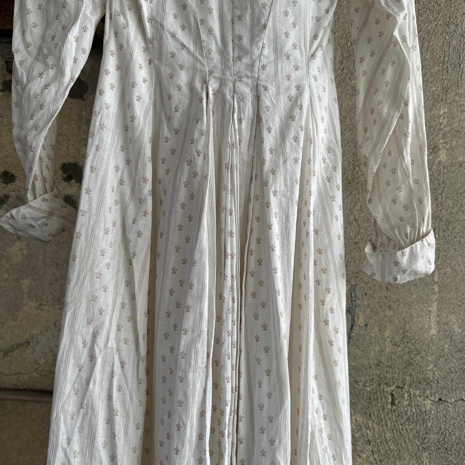 Antique Victorian White & Pink Calico Print Cotton Dress Mother of Pearl Vintage