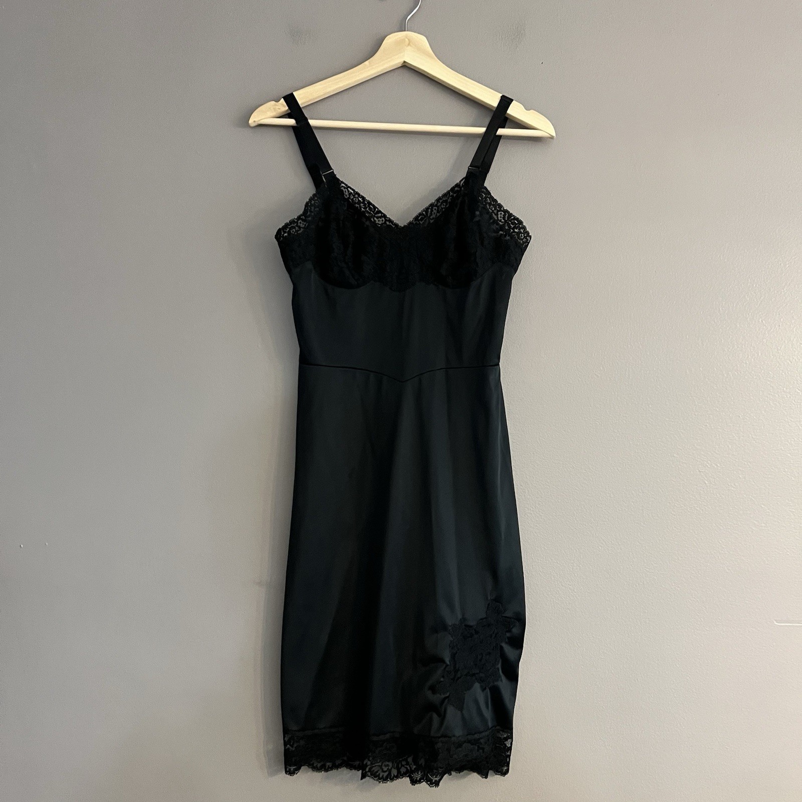 VTG Laros Black Nylon Slip Dress Sz 32 Sheer Lace Trim Lingerie Lounge Nightgown