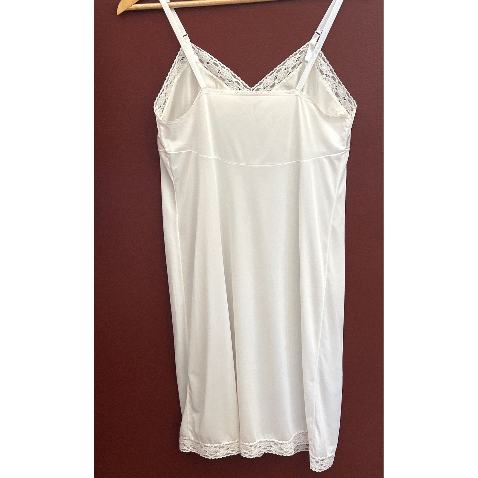 Vintage 60,s 70,s Vanity Fair Full Slip Lingerie Coquette Retro Lace Trim