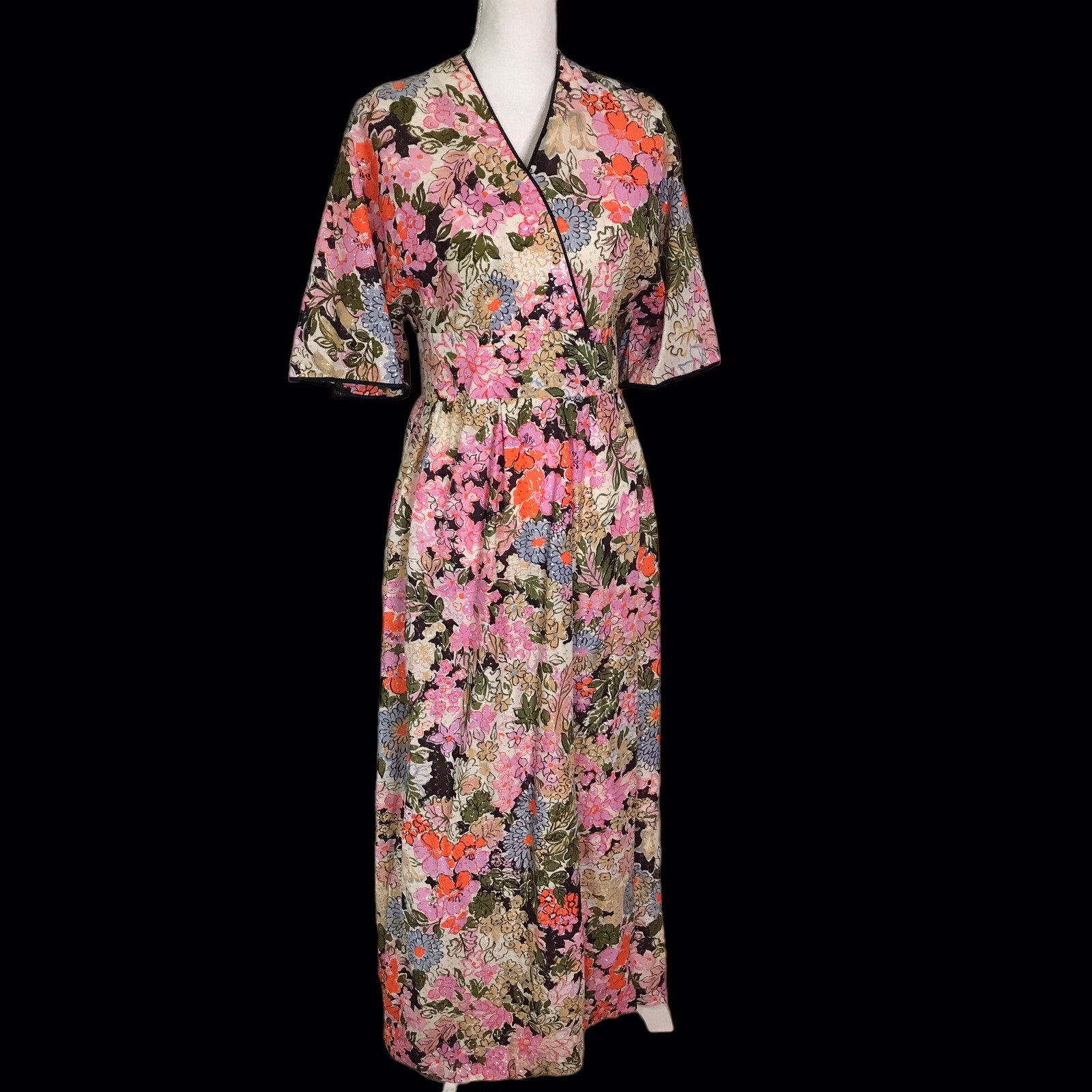 Vintage 1970’s Dela-Ann Loungewear Size 12 Kimono Floral Hostess Gown Asian