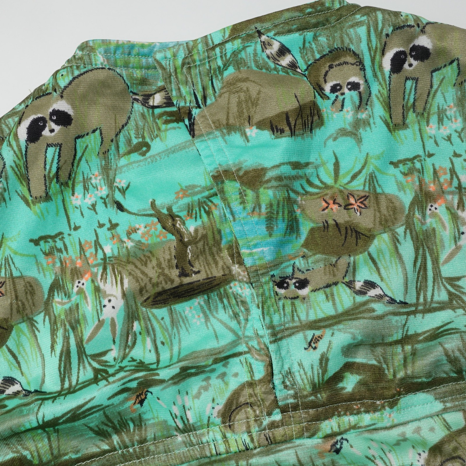 Vintage 1970s Women’s All Over Print XS Raccoon Crop Shirt Sleeveless Bunny 70s
