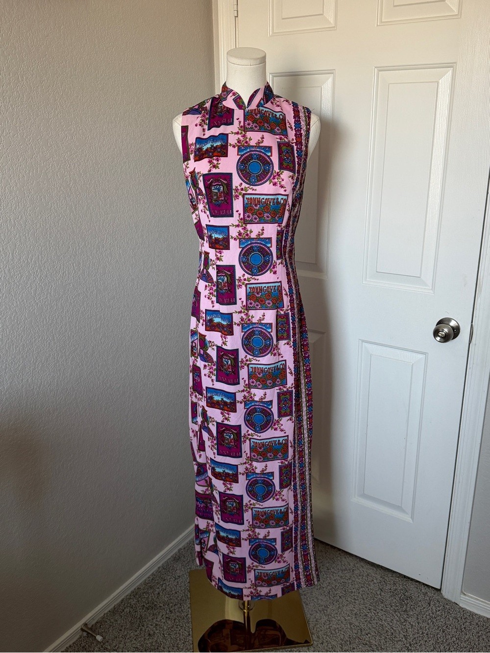 Vintage Pink & Purple Sleeveless Printed Maxi Dress