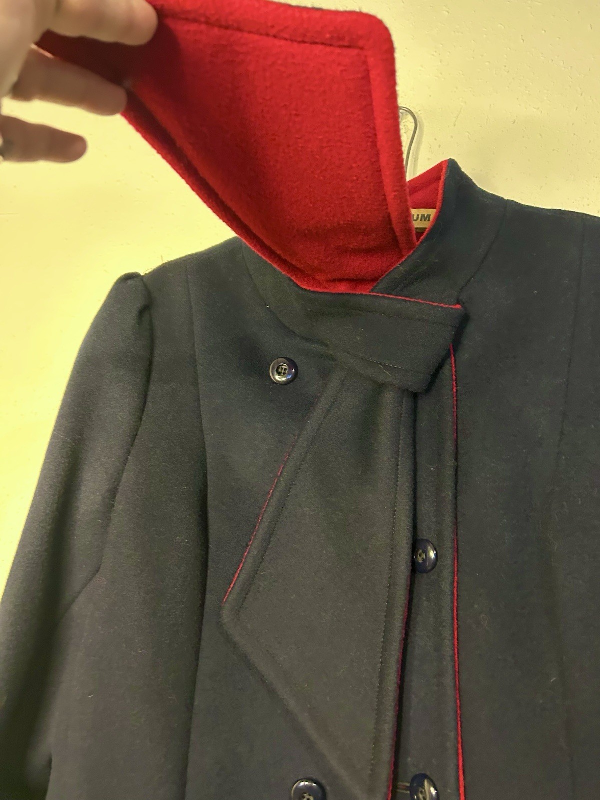 Vintage 1940s Central Park Forstmann Fabrics Wool Navy Dark Red Coat Tie Neck
