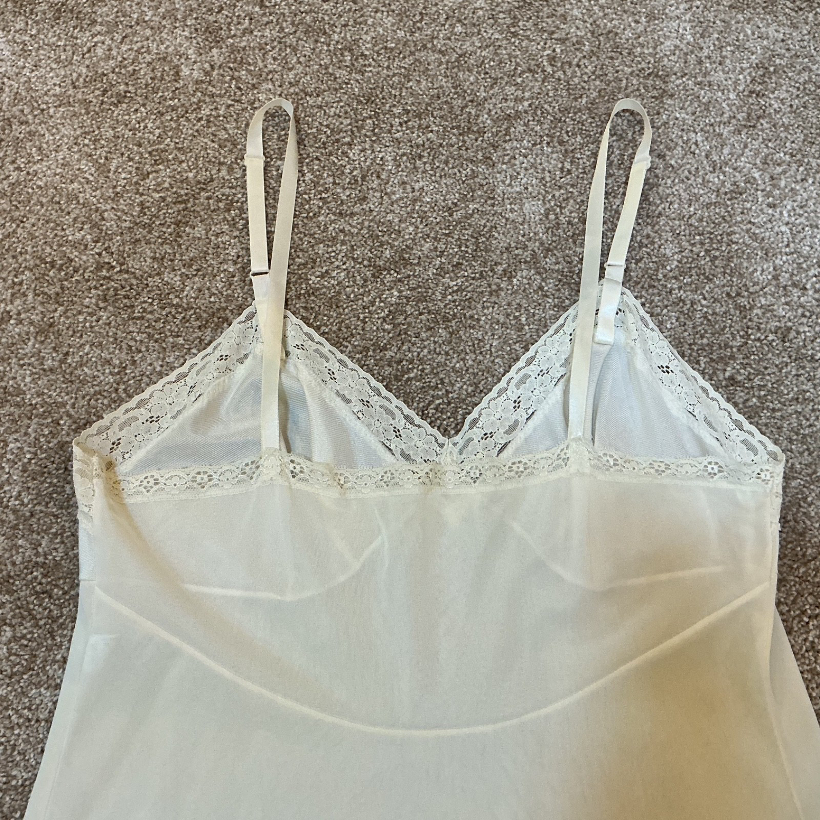 Vanity Fair Nylon & Lace Full Slip Ivory Size 34 T Lingerie Streetwear Vintage