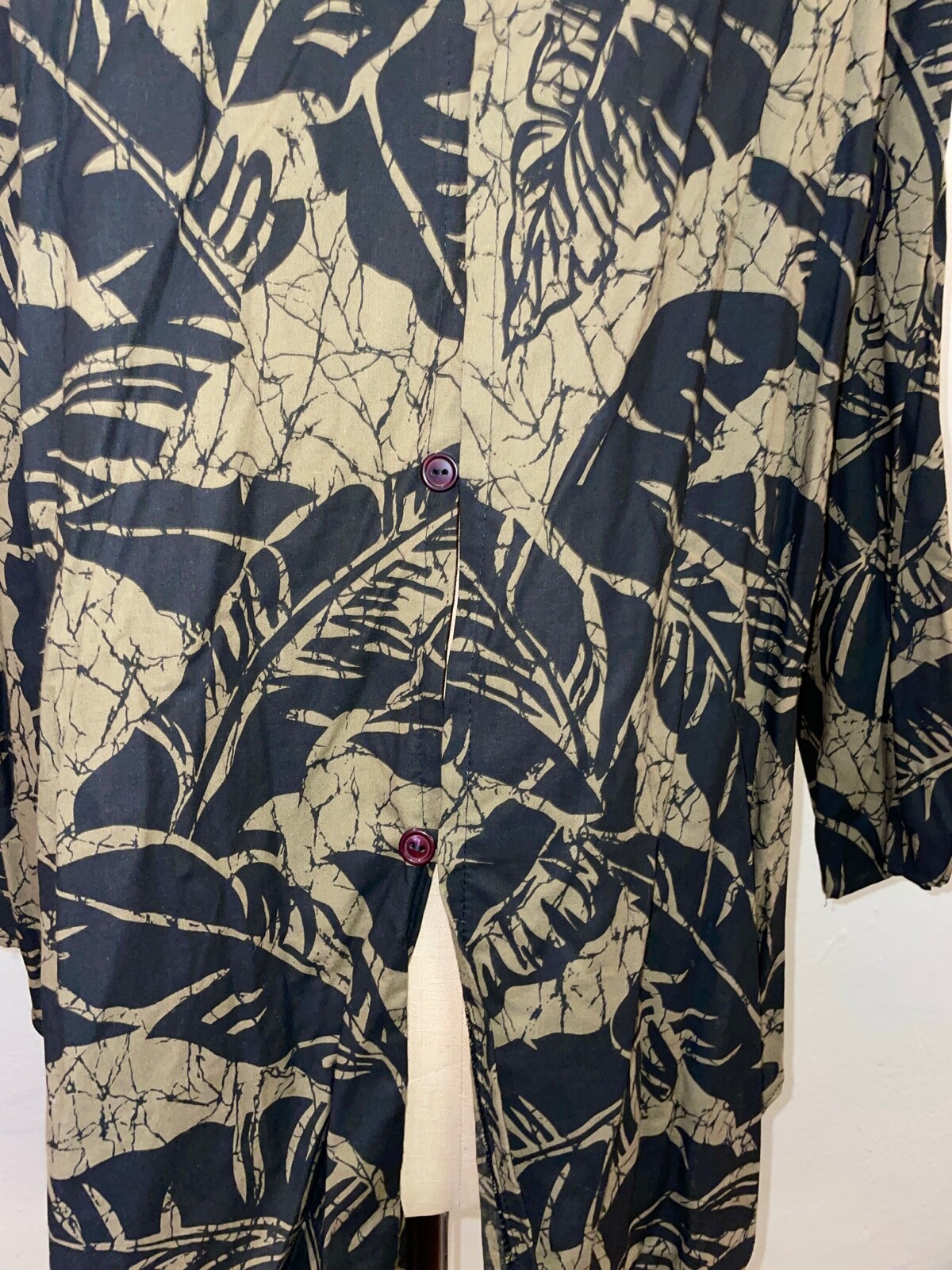 VTG 90’S BLACK&TAN COTTON PALM PRINT OVERSIZED LAGEN LOOK BUTTON UP SHIRT*M/L