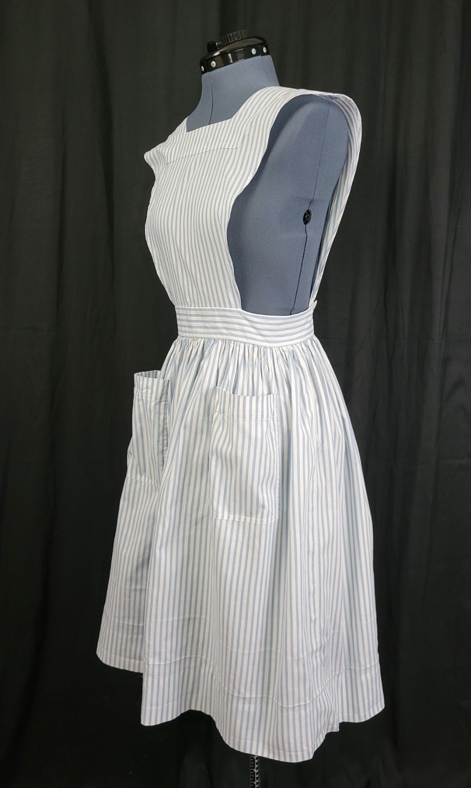 Vintage Blue & White Striped Apron w Bib & Patch Pockets Handmade?