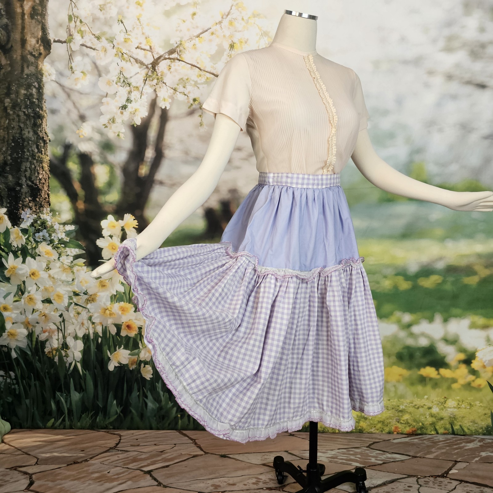 Vintage 1940s 50s Skirt Lilac Purple Gingam Scalloped Lace Ruffle Tiered Picnic