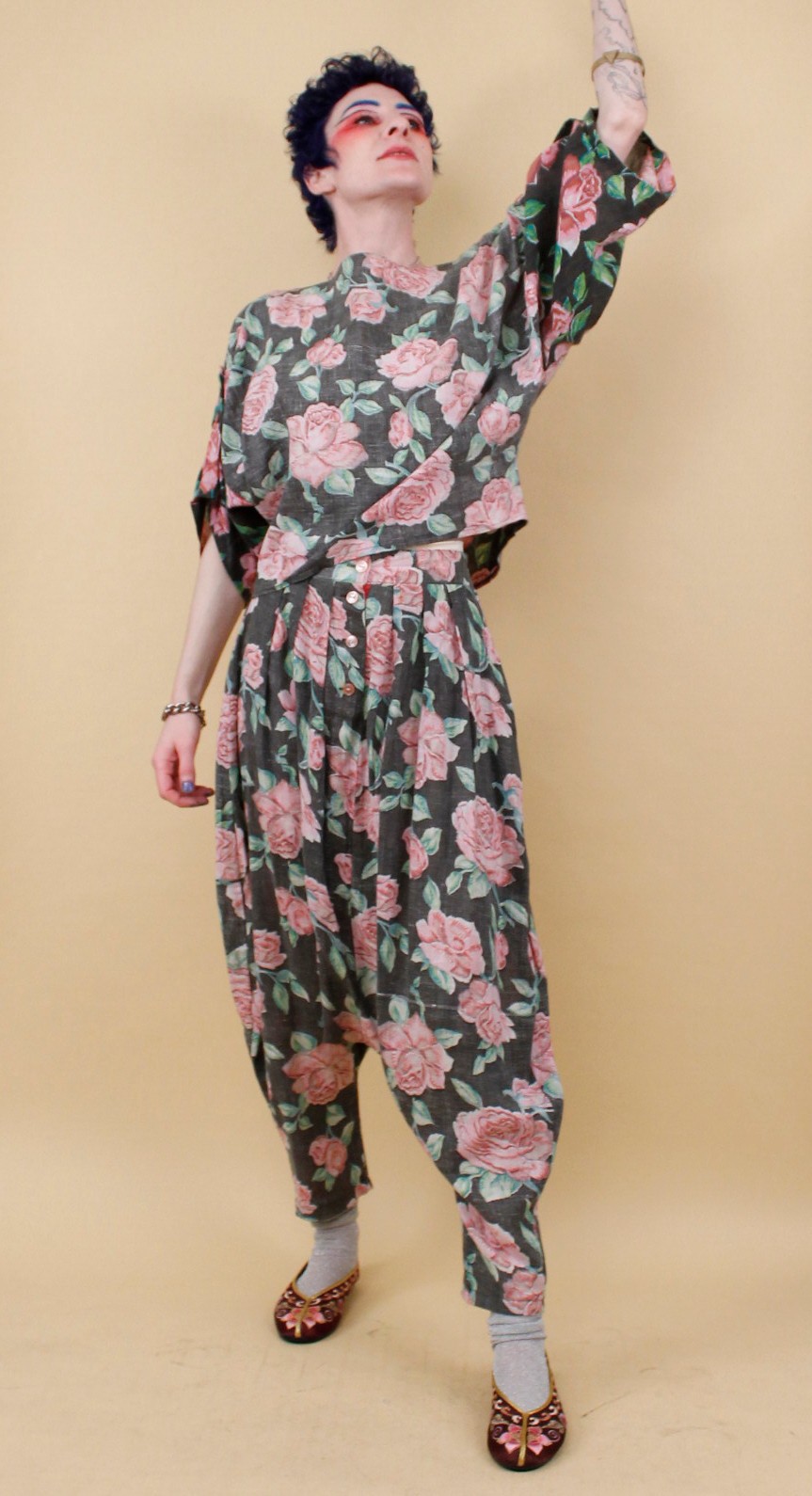 80s Vtg Gauzy Cotton Rose Print Black Pink Floral Drop Crotch Pant Set W27-30″