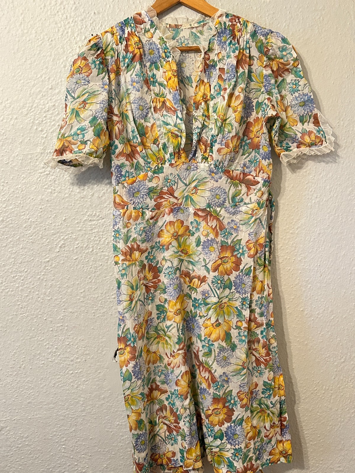 Vintage 1930’s Womens Sz M/L Colorful Floral Day Dress Ruffle Trim Cotton Voile