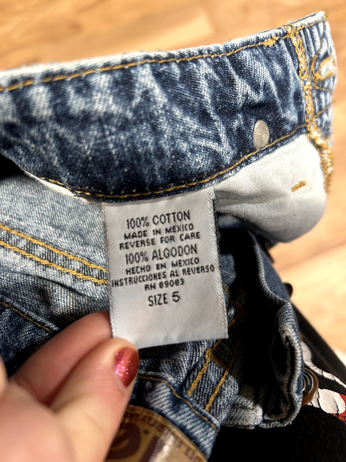 Vintage Y2K LEI Cropped Jean Capris With Button Fly Medium Wash Low Rise Size 5