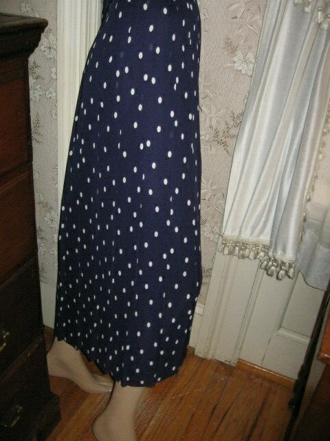 VINTAGE NAVY BLUE/WHITE POLKA DOT LINED PLEATED SKIRT – NORTON MCNAUGHTON – 18