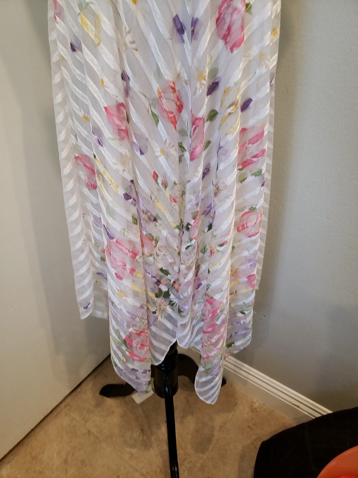 Designed By Wayne Diamond’s Run Ladies White Dress Floral Pink 70s size 7