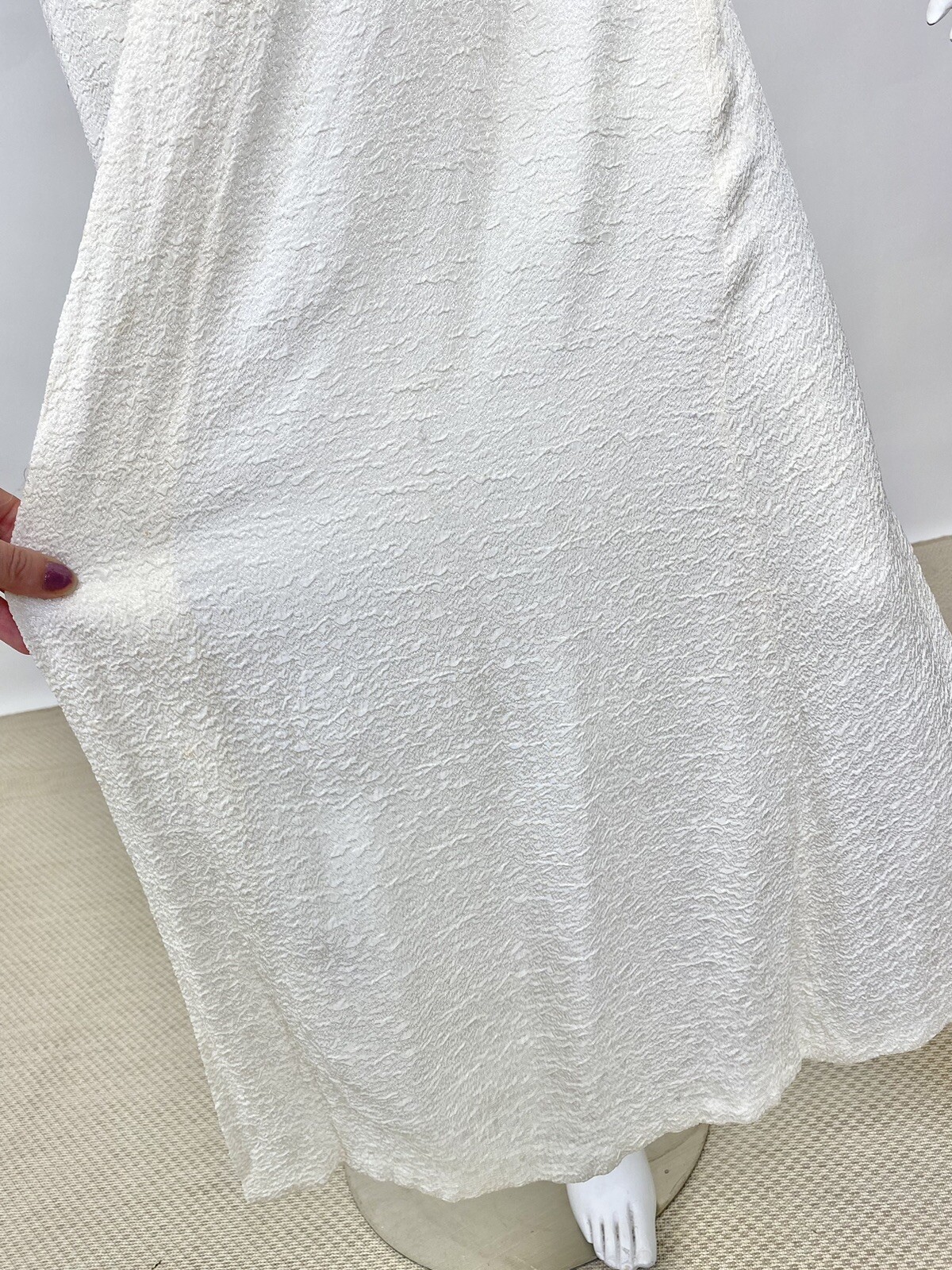 Antique 1930s Pale Cream White Robe Dressing Gown Silk Rayon Ruffles Detail