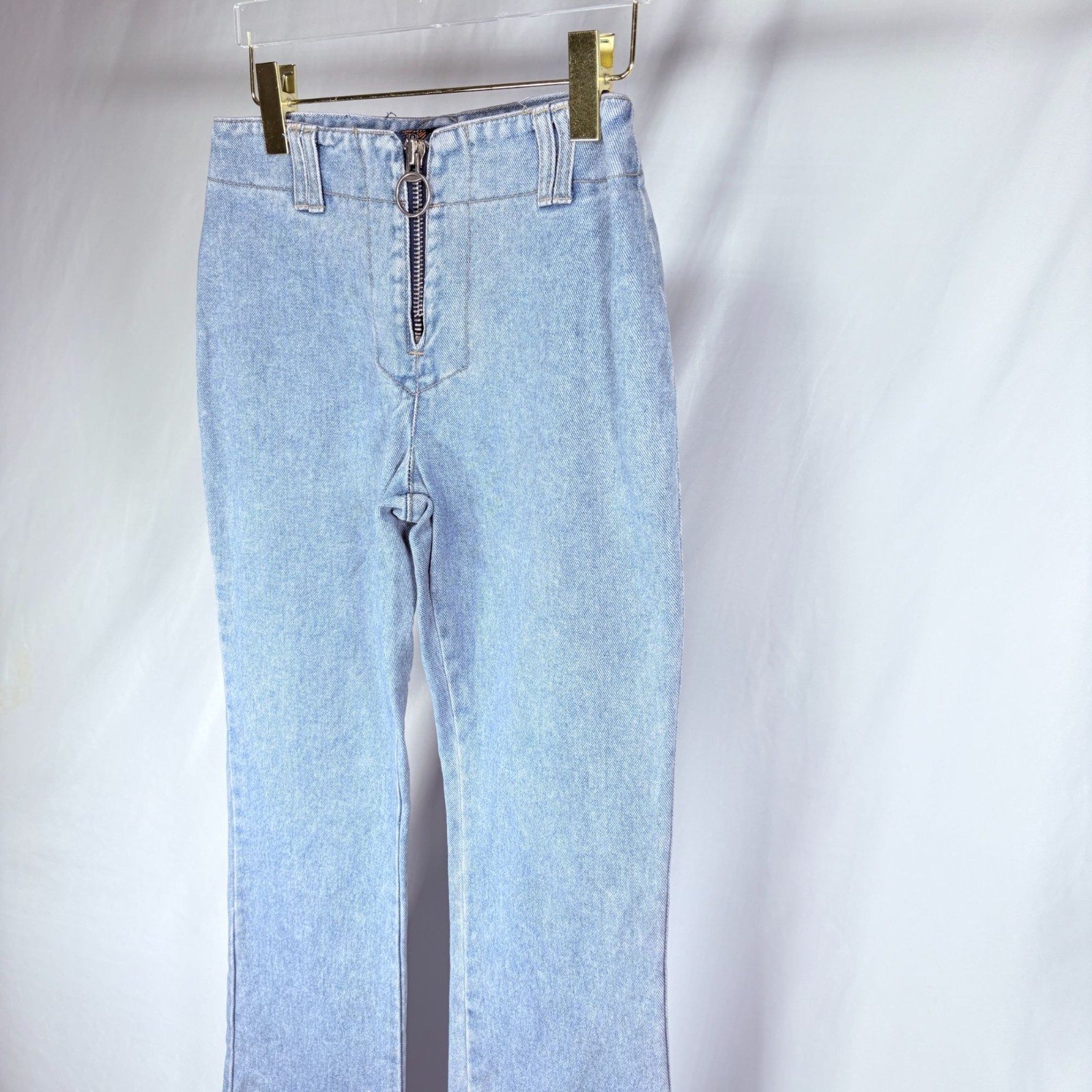 Vintage No Excuse Y2K Women’s Light Wash No Pocket O Ring Zipper Denim Jeans 30″