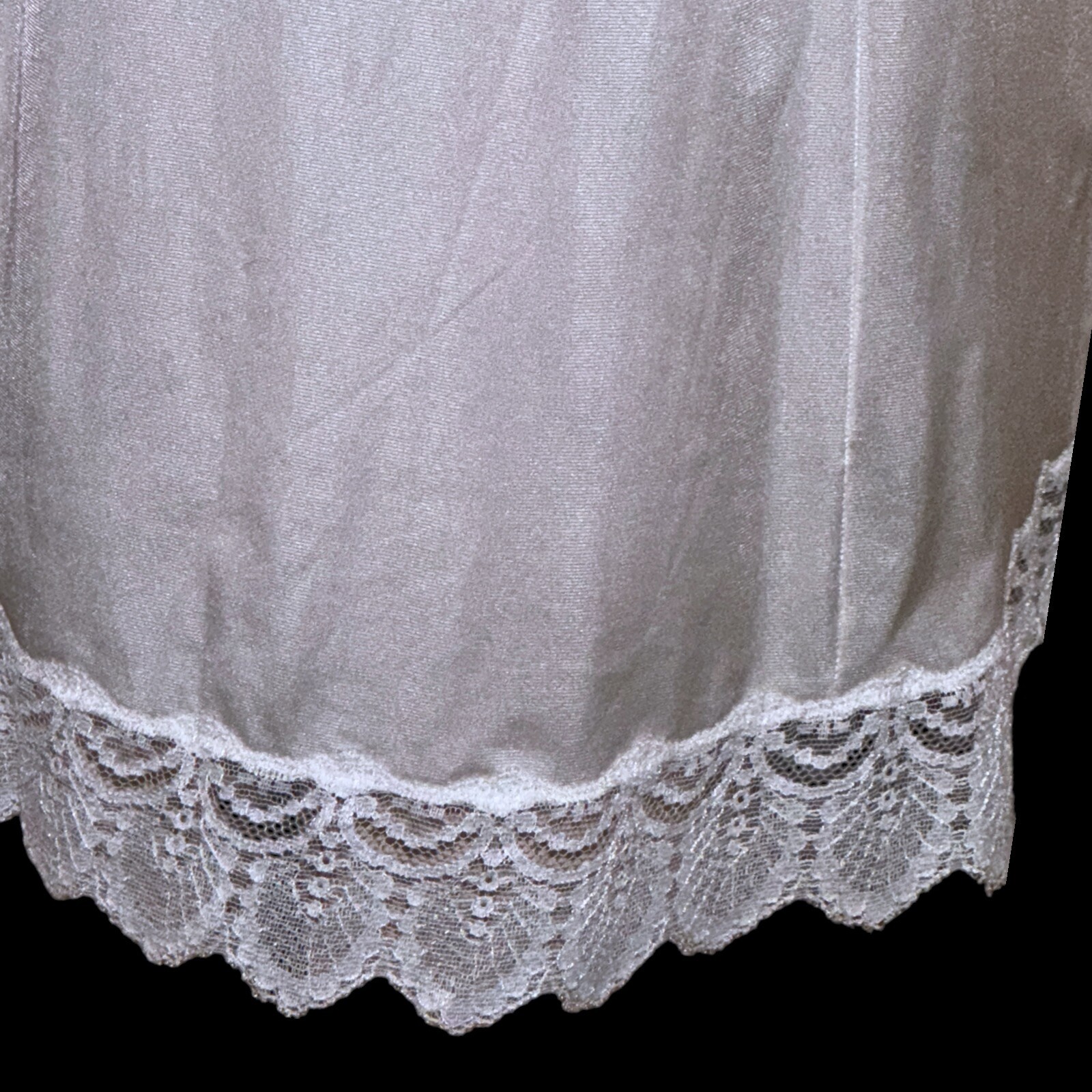 Vintage VANITY FAIR Ivory Lacy Nylon Full Slip Sz 34