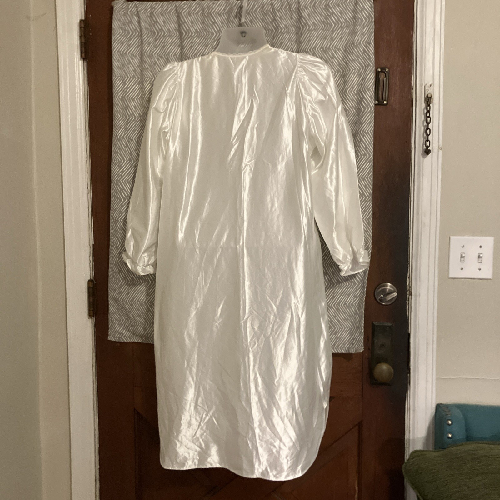 Vintage Cachet Women’s Night Gown Sleepwear White Size M White Embroidery Sears