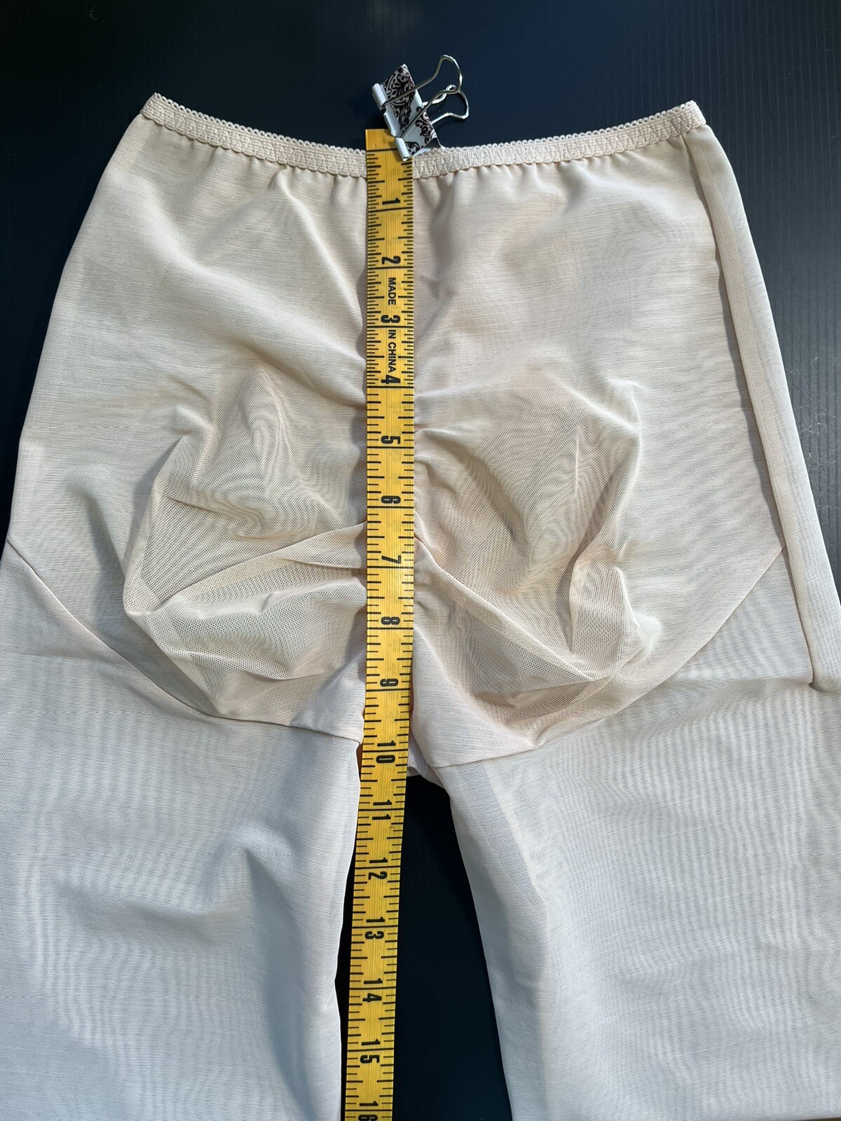 NOS VASARETTE ‘SECOND GLANCE’ CALF LENGTH GIRDLE SIZE MEDIUM NUDE DACRON LYCRA