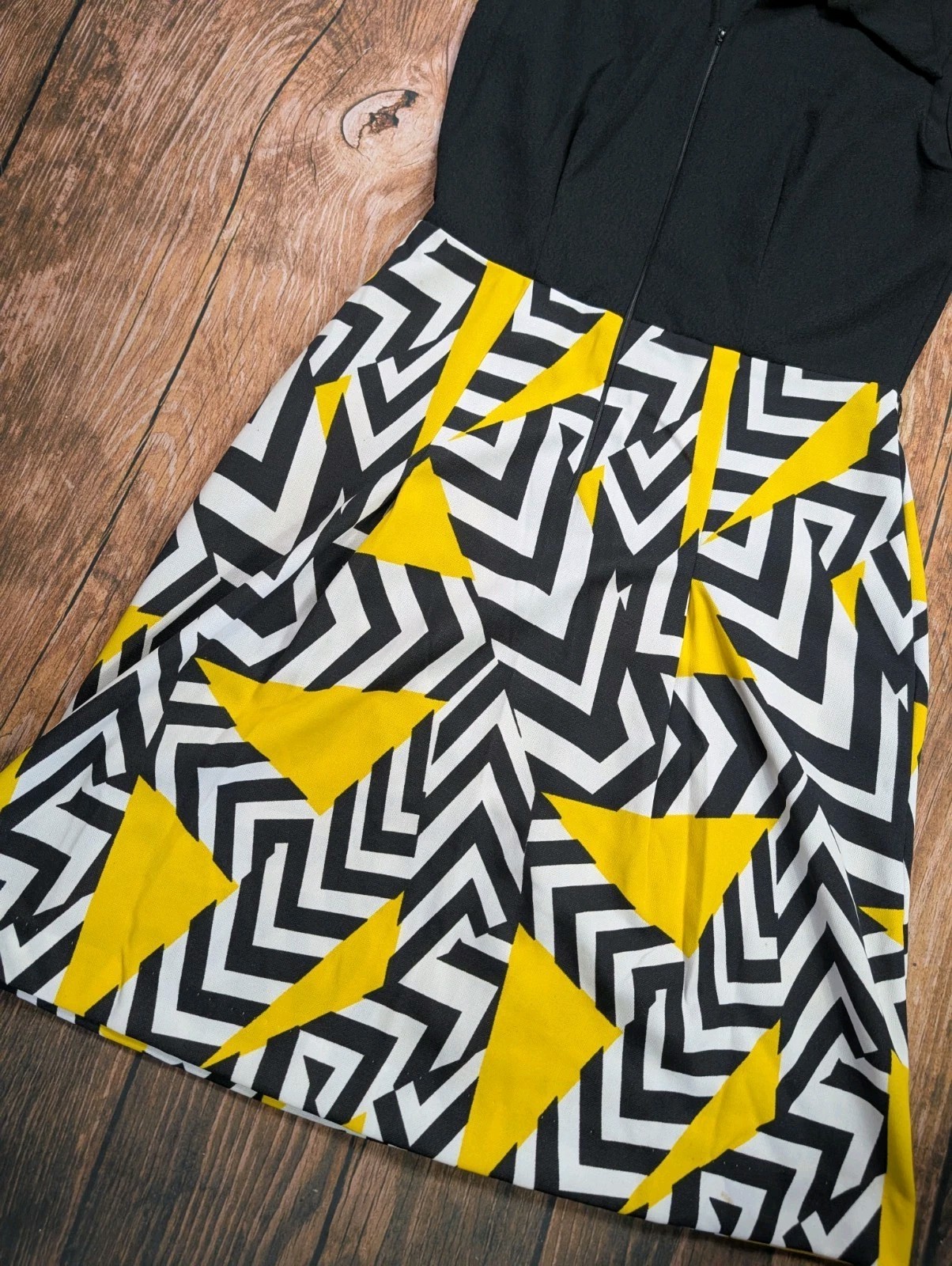 Vtg Women’s 70s Black Yellow Geometric Dress Union Made USA NPC Fashions READ