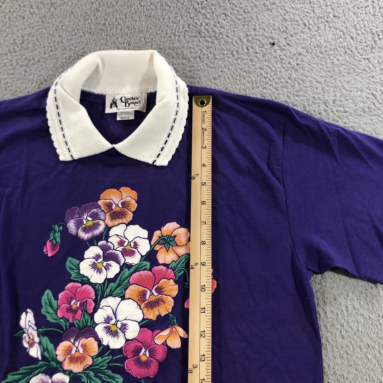 vtg Cracker Barrel T Shirt Women’s M Purple Lace Collar Pansies Flower Single