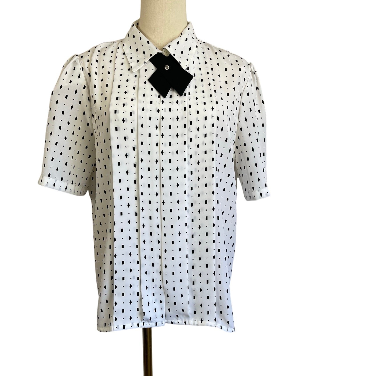Vintage 80’s Secretary White Black Short Sleeve Pleated Cross Tie Blouse Shirt L