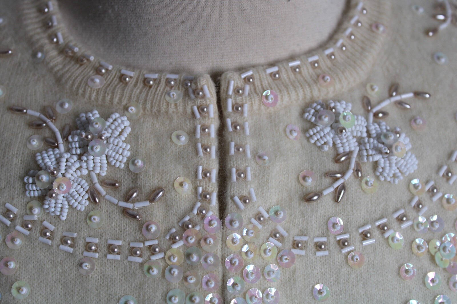Vtg The Sample Shop Buffalo Ivory Lambswool Angora Beaded Cardigan Sweater