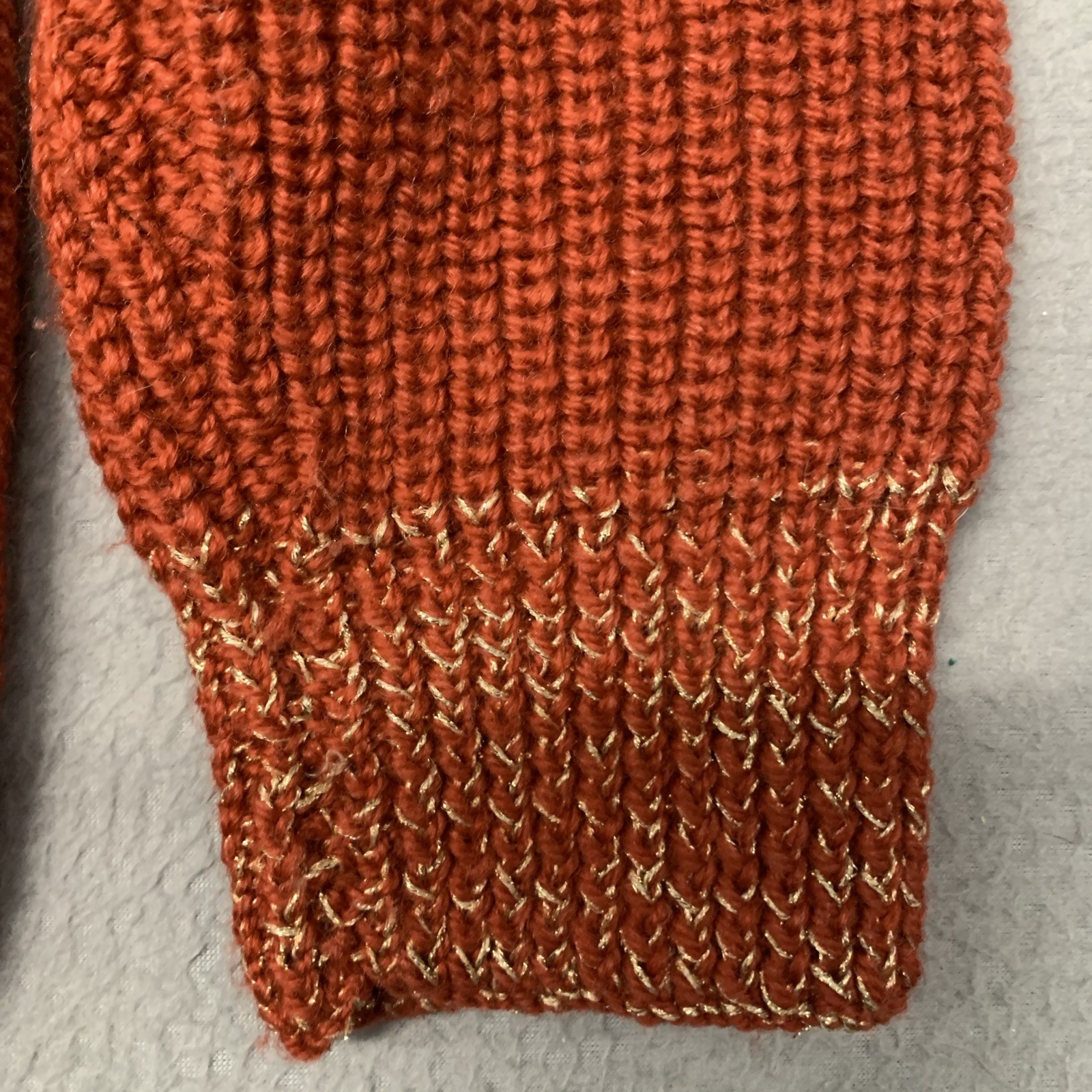 Vintage 80s Hand Knit Sweater Women’s M Burnt Orange Shiny Tencil Accents Preppy