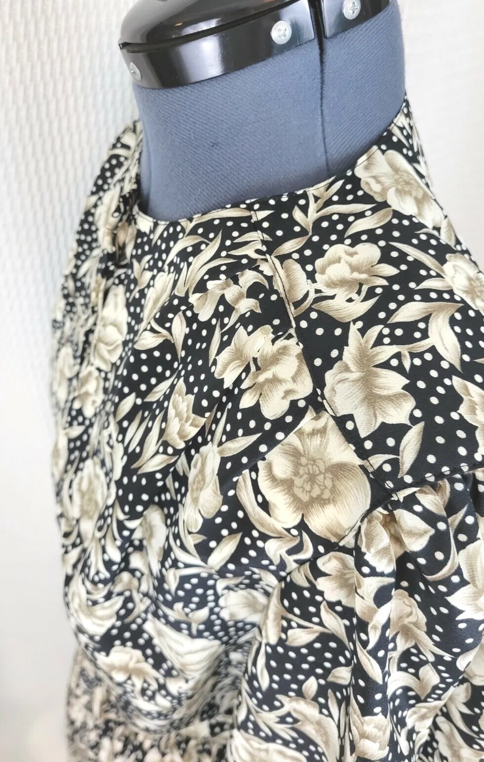 Vtg Personal Blouse & Skirt Set in Black w Tan & White Florals & Polka Dots Sz 8